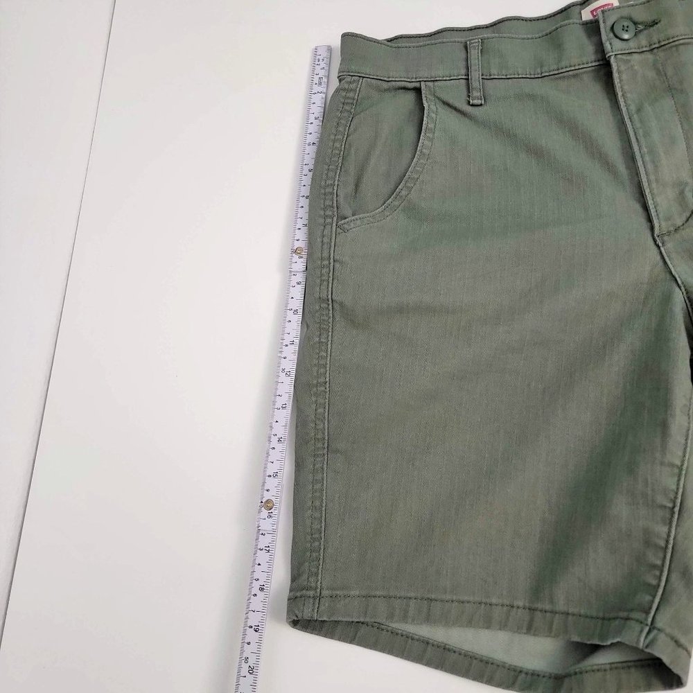 Levi's Olive Drab Textured Shorts Size 30 - Picture 7 of 8